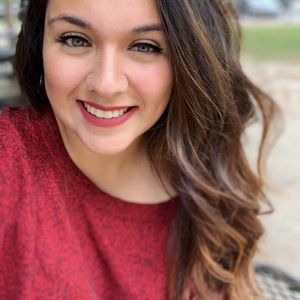 Meet your Posher, Monica